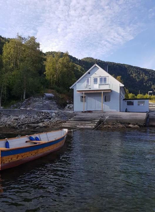 Ferienwohnung Waerholmen Lavik  Exterior foto